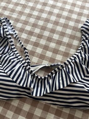 Vineyard Vines for Target Bikini Top w/Ruffle Medium Navy/White